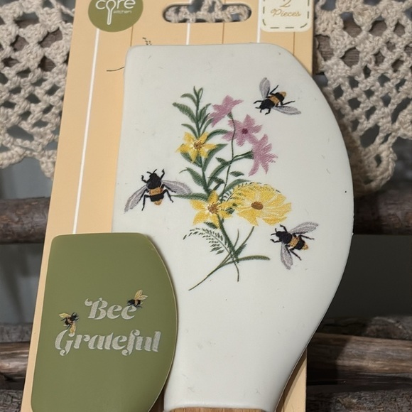 NEW IN PACKAGING! BEE GRATEFUL MINI & LARGE BAMBOO AND SILICONE SPATULA… - Picture 3 of 7
